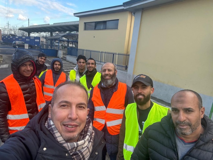 Il buon esempio della comunità islamica: ripulite le strade da rifiuti e fuochi d’artificio