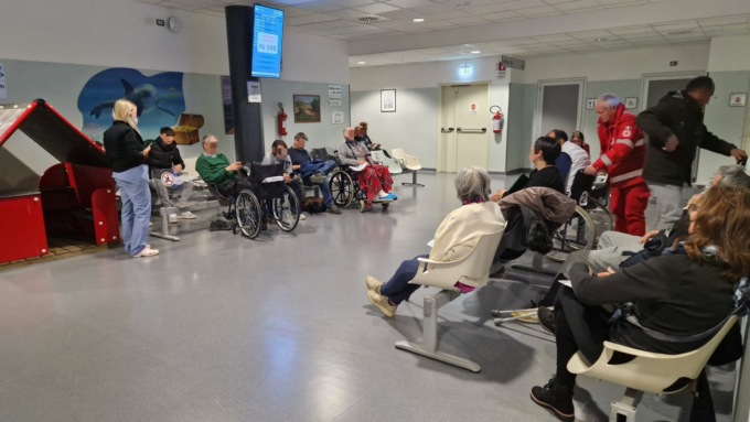 Tre ore di attesa per una visita ortopedica «Situazione inconcepibile»