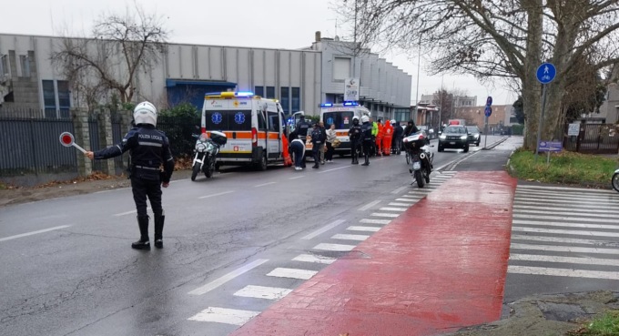 Investita mamma con la bimba in braccio ed è polemica