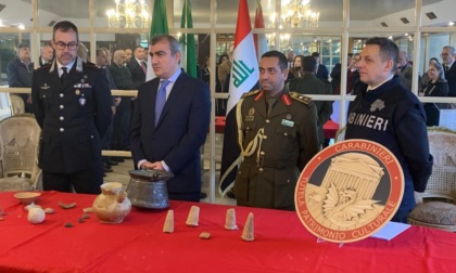 I Carabinieri del Nucleo Tutela Patrimonio Culturale restituiscono degli antichi reperti archeologici