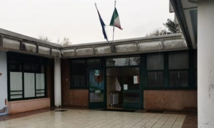 Intrusione alla scuola dell’infanzia: muri imbrattati con disegni volgari e scritte. Scorribande nelle aule