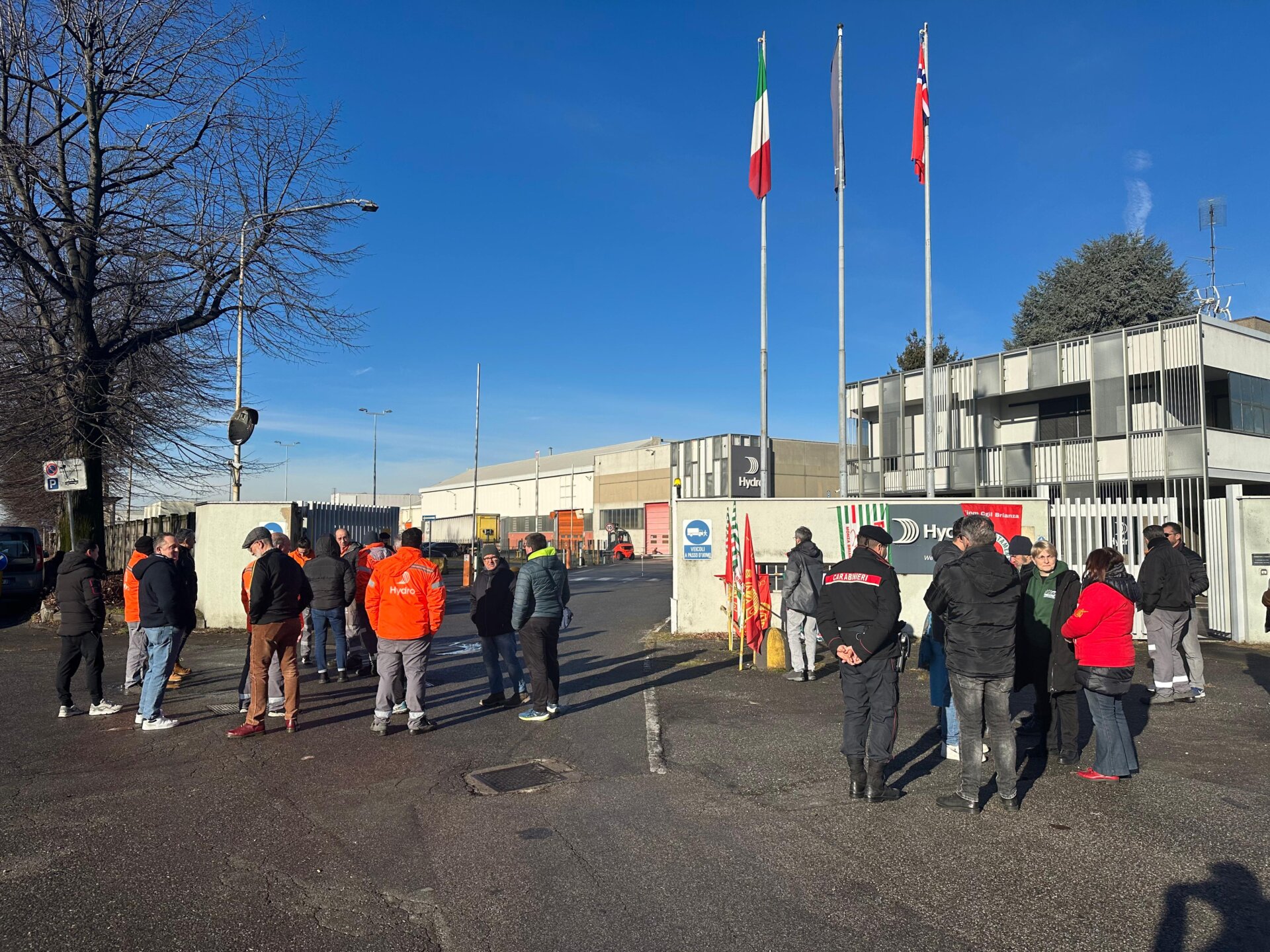 Ornago gennaio 2025 sciopero Hydro Extrusion per licenziamento due dipendenti lavoratori