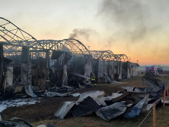 Incendio al campo volo di Cogliate