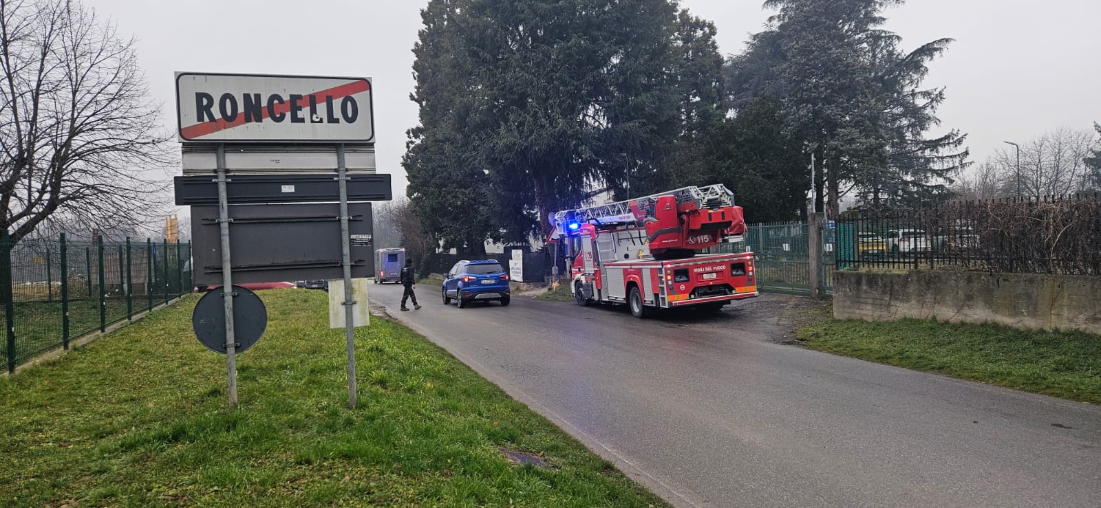 Roncello incendio capannone azienda agricola via Matteotti