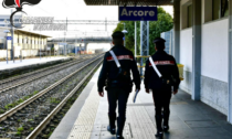 Rapinano due giovani sul treno: arrestati due ragazzi di 14 e 15 anni