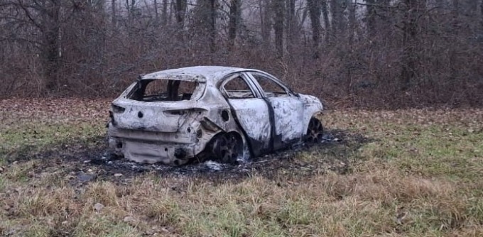 Trovata un’auto bruciata nel Parco Groane: era stata rubata