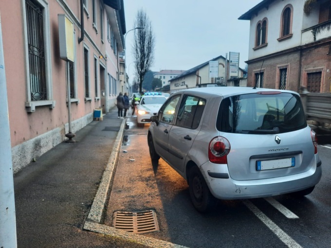 Investita da un’auto sulle strisce pedonali