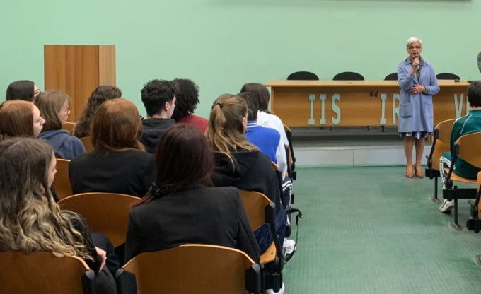 Riforma 4 + 2, nuovo percorso all’Iris Versari di Cesano Maderno