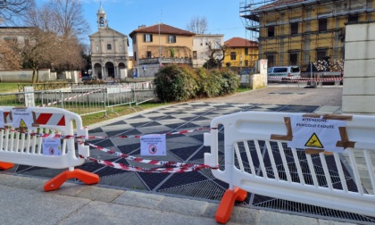 Scivola sulle grate, batte  la testa e muore dopo una settimana