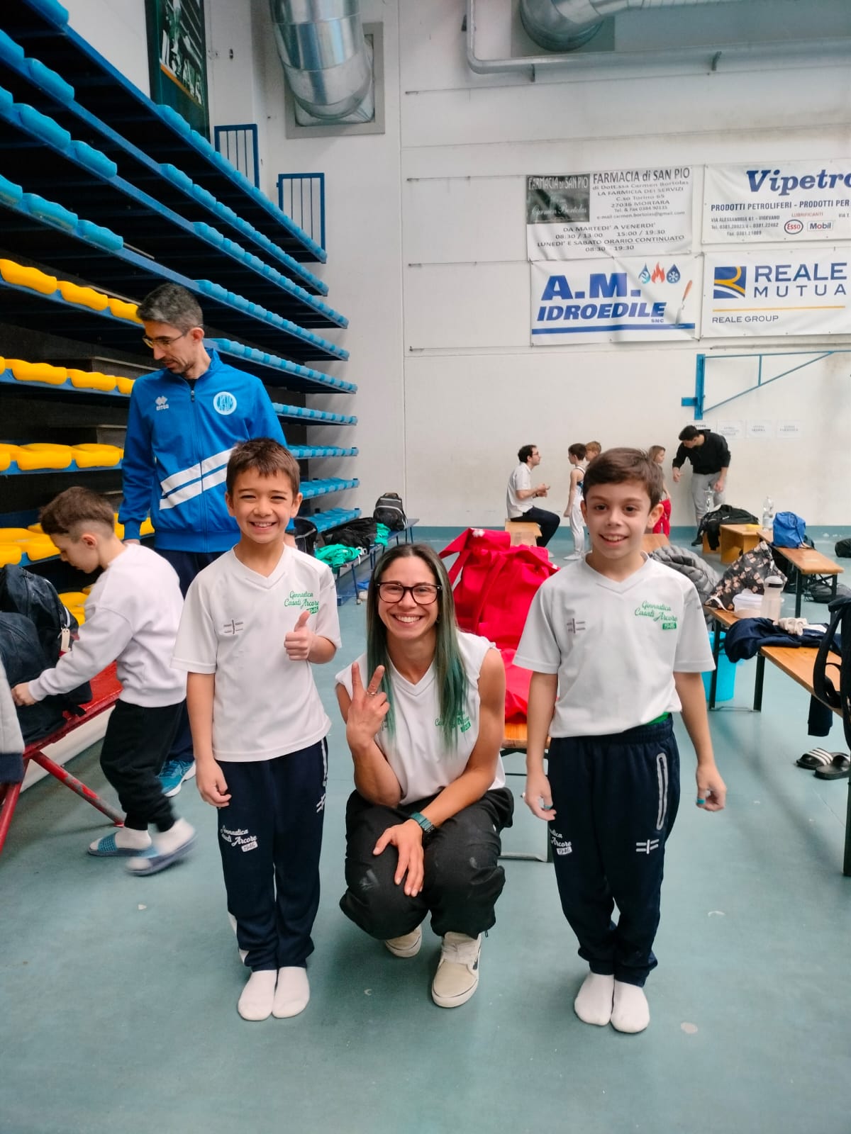 Foto 7 - Michele Barbato e Lorenzo Siciliano con il tecnico Velantina Boi