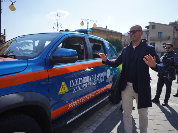 Da Carate Brianza a Mercogliano per donare un fuoristrada in ricordo del padre