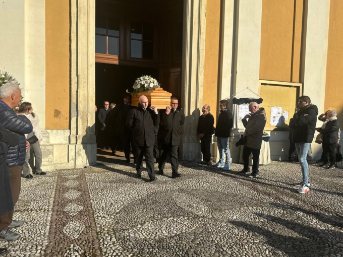 Cavenago si stringe per l’ultimo saluto a Paolo Bellazzi