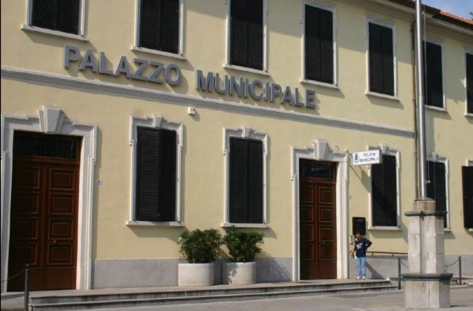 Dalla politica solidarietà alla prof aggredita