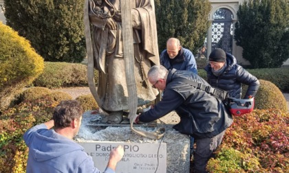 La statua di Padre Pio è in fonderia per il restauro