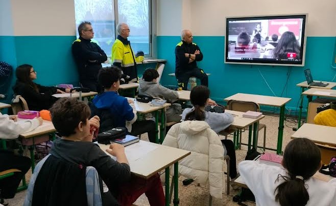 Lezioni speciali coi volontari della Protezione Civile per 250 studenti
