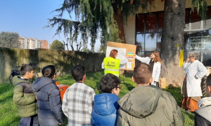 A scuola in bici e a piedi, i volontari promuovono la mobilità sostenibile