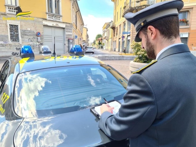 Scoperti 20 lavoratori in nero in diversi esercizi commerciali brianzoli