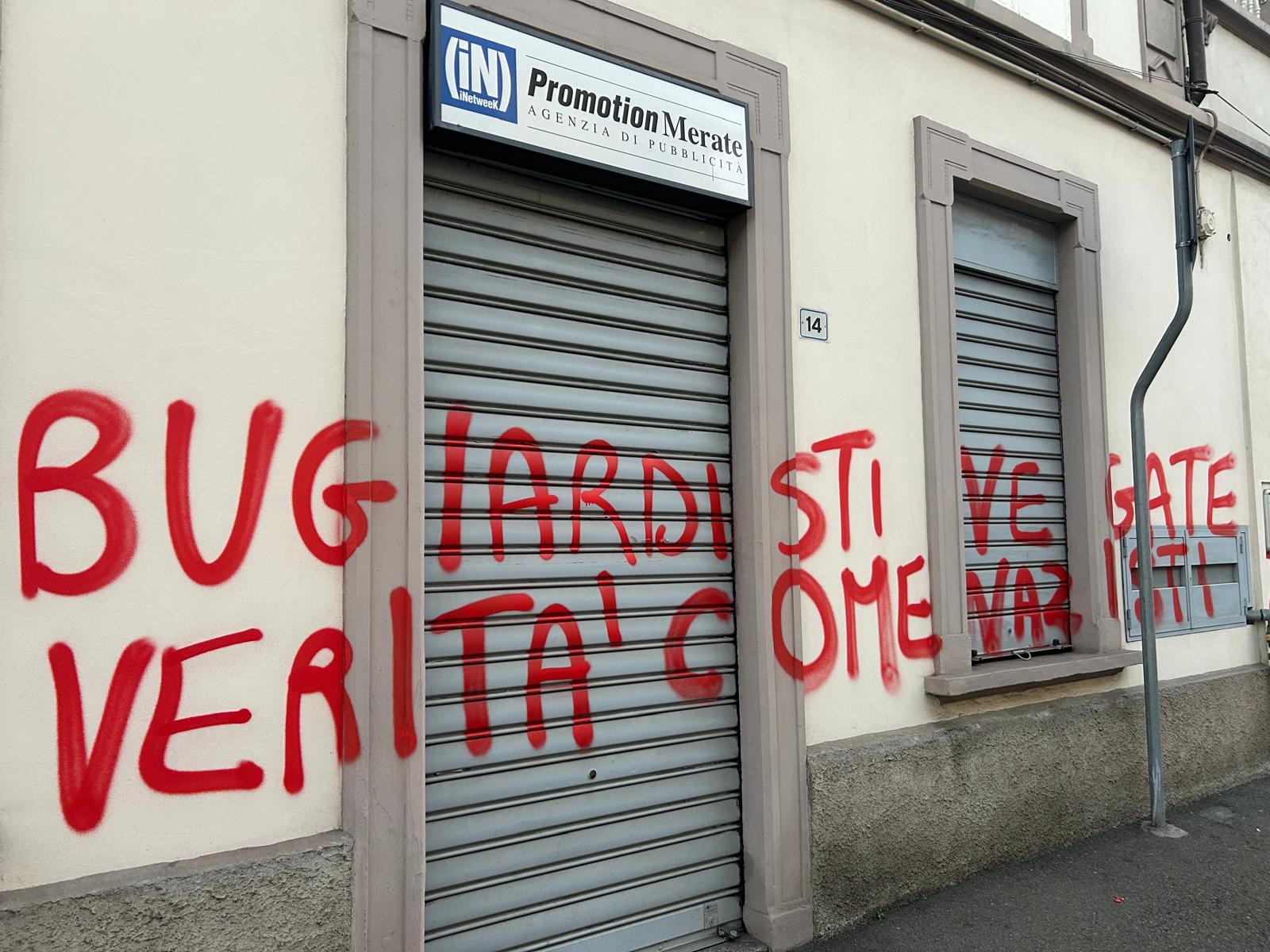 Giornale di Carate scritte no vax