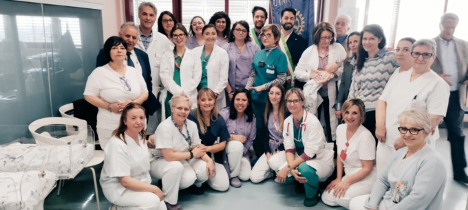 Un manichino di rianimazione neonatale per l’Ospedale di Carate