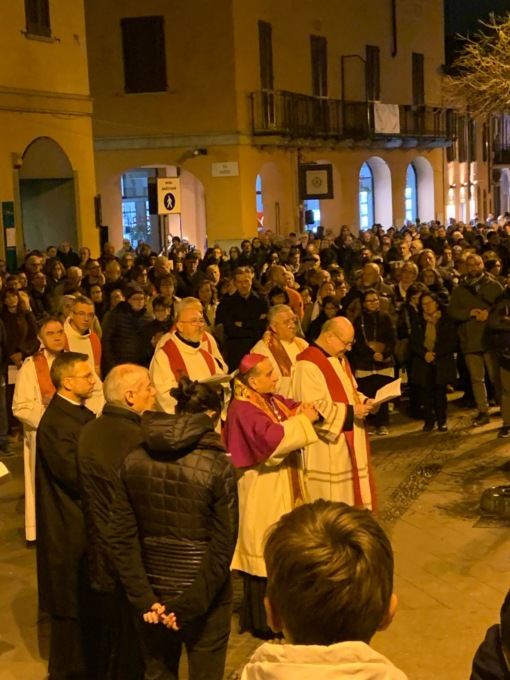 La Passione di Cristo con l’arcivescovo