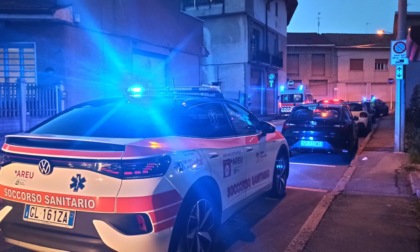 Ladro beccato in un capannone, scappando si rompe una gamba