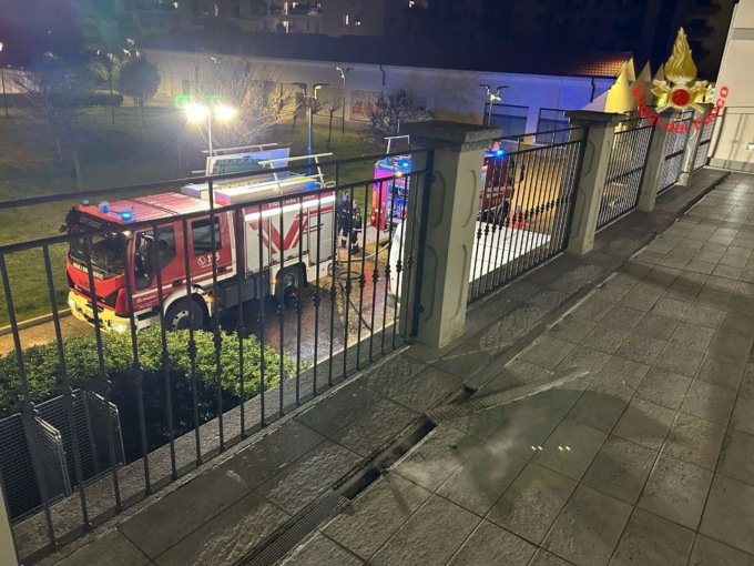 Fiamme nella cucina del ristorante, l’intervento dei Vigili del fuoco