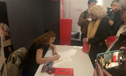 Ilaria Salis ha presentato il suo libro a Monza