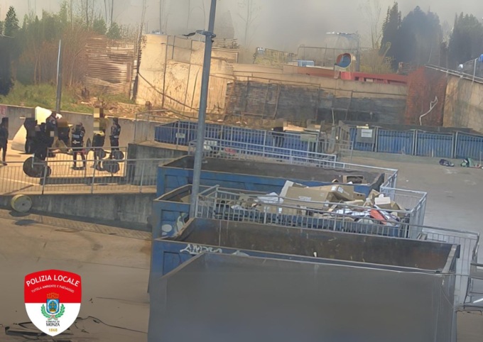 Sorpresi a rubare materiale dai cassonetti della piattaforma ecologica