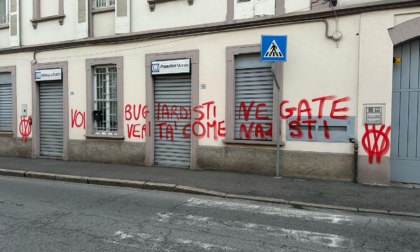 Vandalismo no vax alle sedi del Giornale di Vimercate e del Giornale di Carate