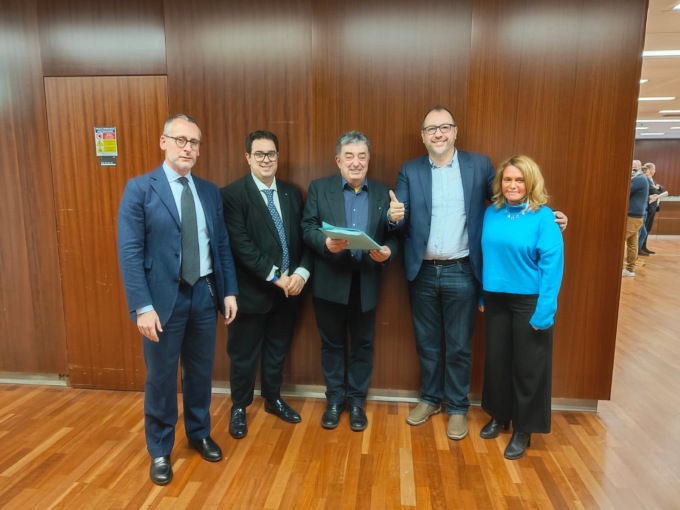 Quattromila firme in Regione per riaprire lo Stallazzo