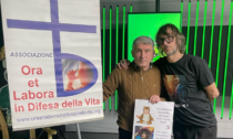 L'infermiere anti-aborto in radio contro il gender:  «Un uomo travestito da donna non è una donna»