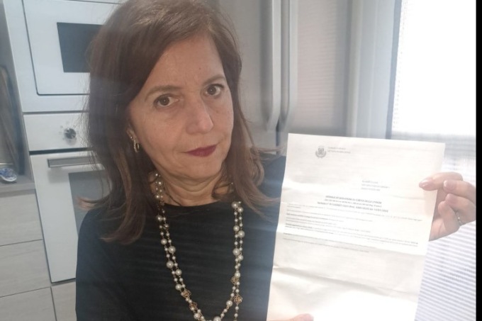 Residente multata sulle strisce gialle: “Una beffa”