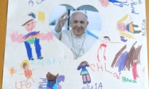 I bimbi di Calò scrivono al Papa: «Guarisci presto!»