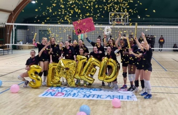 Sudore, sacrificio e tanto cuore: le ragazze dell’Usmate Volley conquistano la promozione in D