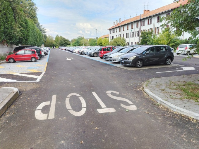 «Abbonamenti per i residenti su tutti gli stalli blu»