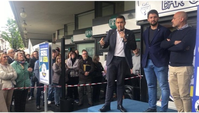 Il generale Vannacci lancia la campagna elettorale di Andrea Villa