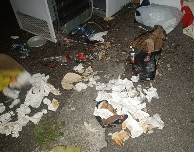 Ex Macello devastato: party abusivo e rifiuti ovunque