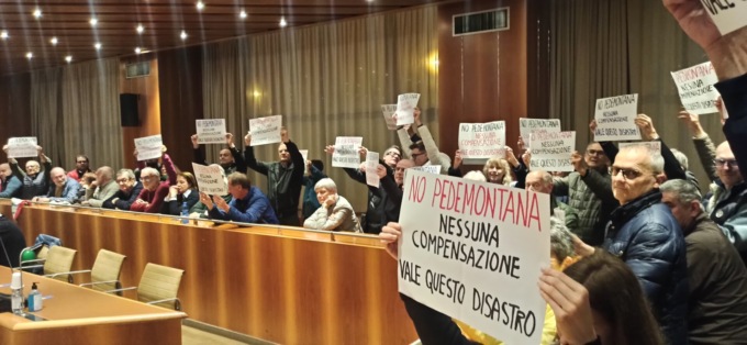 No Pedemontana: il Comitato “invade” il Consiglio comunale