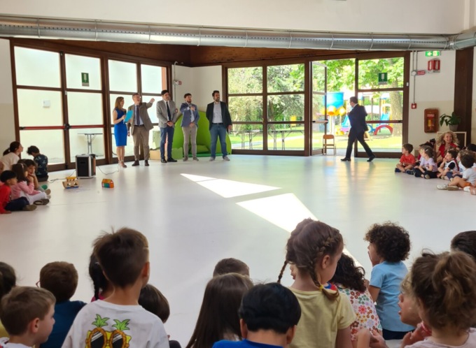 La scuola dell’infanzia Pianeta Azzurro accoglie i bambini dopo la riqualificazione