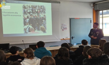La Guardia di Finanza incontra gli studenti delle scuole brianzole