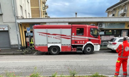 Non lo vedevano da giorni, 64enne trovato morto in casa