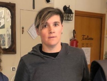 Barista minacciata con il taglierino