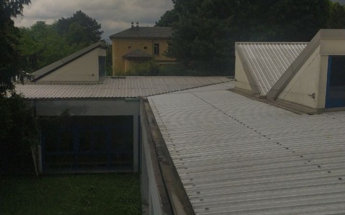 Ladri scatenati alla scuola materna rubano 60 metri di canali in rame