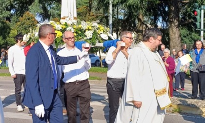 La Madonna di Fatima è arrivata in elicottero