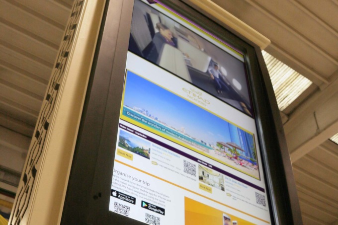Come il digital signage trasforma l’esperienza dei clienti nel tuo negozio