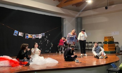«Eccomi», sedici attori disabili si raccontano sul palco