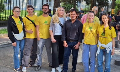 I bambini giocano per strada come tanti anni fa