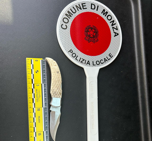Occupano aree dismesse: denunciati gli abusivi (e uno è stato trovato con un coltello)