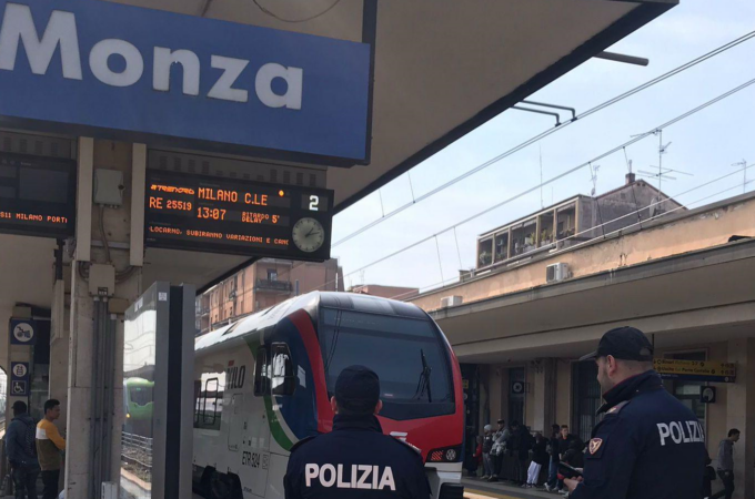 Incastrati da un insolito tatuaggio: arrestati rapinatori dei treni
