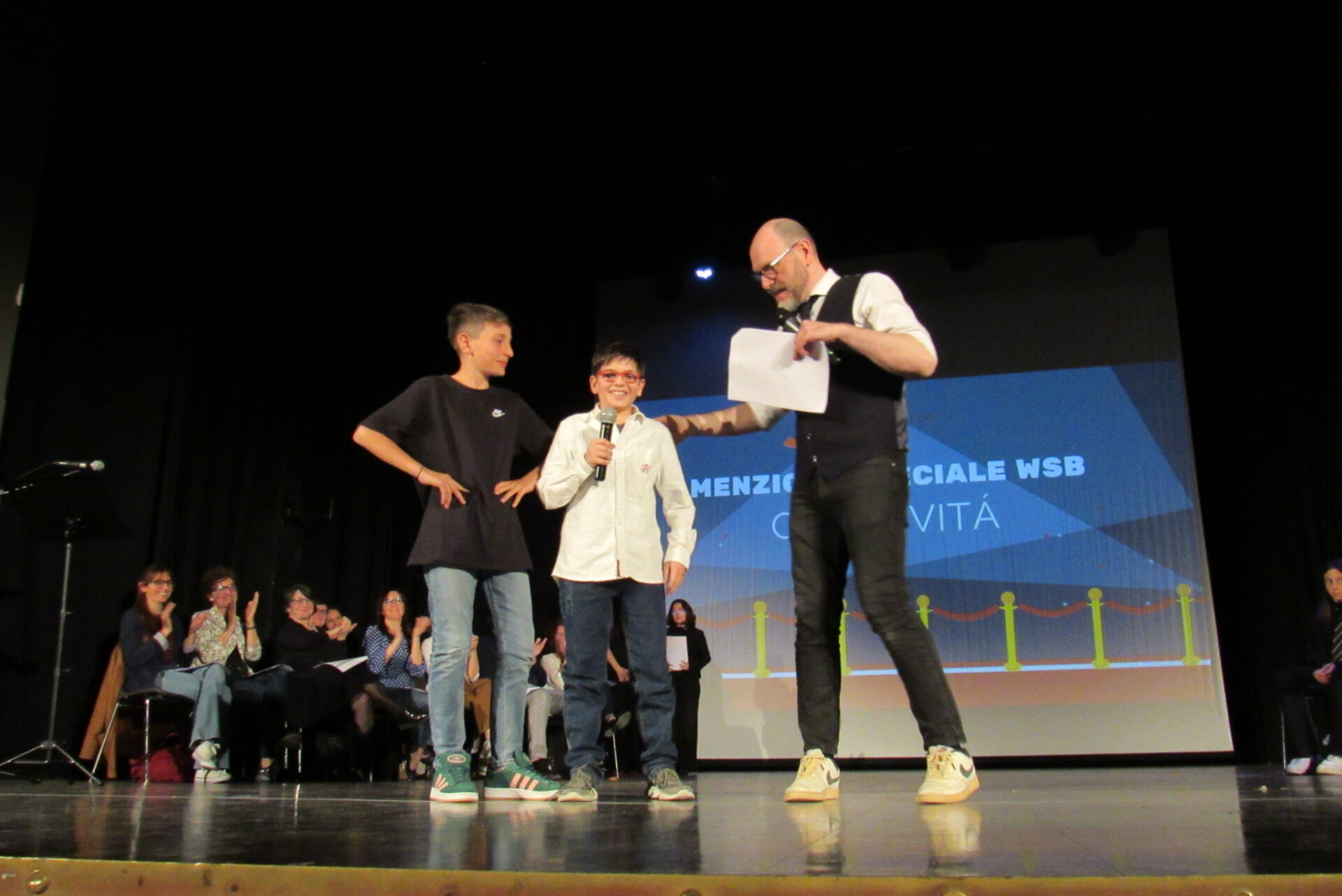We share books Menzione Creatività per Leonardo Di Giosaffatte ed Emanuele Gattuso della 2C della scuola De Amicis di Lissone (2)